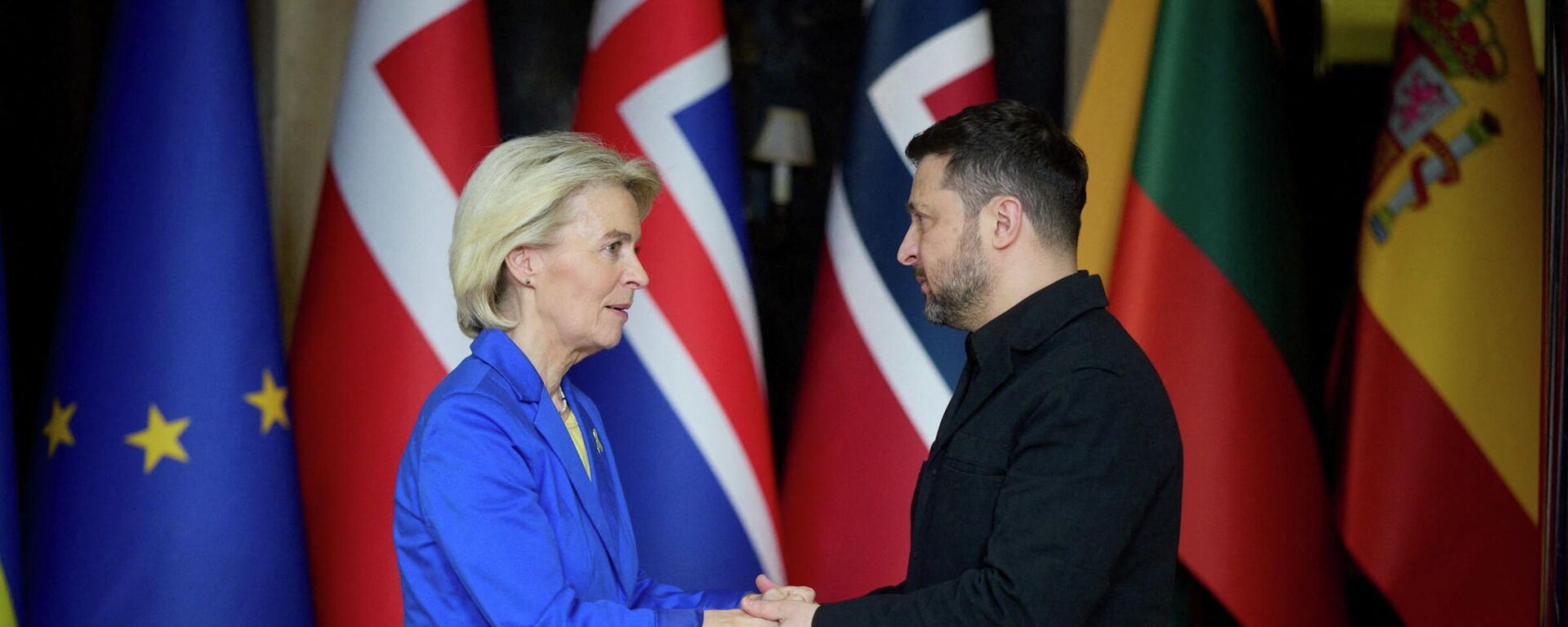 Владимир Зеленский встречается с председателем Европейской комиссии Урсулой фон дер Ляйен перед заседанием Коалиции желающих. - Sputnik Таджикистан, 1920, 12.03.2026