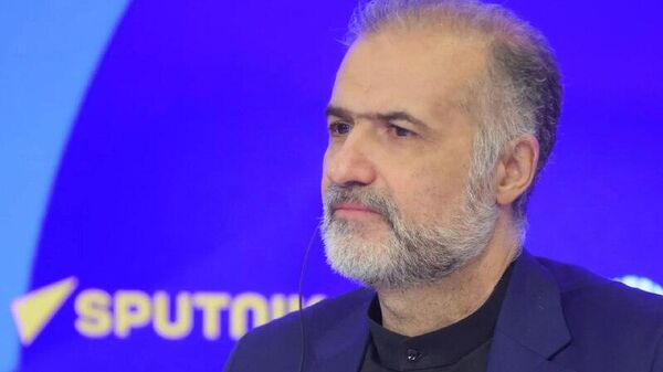 Сафири Эрон гуфт, ояндаи ҷаҳон дар дасти кист? - Sputnik Тоҷикистон