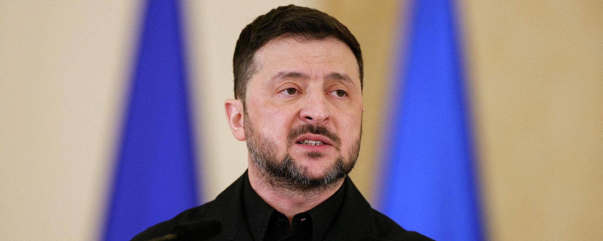 Владимир Зеленский выступает на пресс-конференции в Бухаресте, Румыния, 12 марта 2026 года. - Sputnik Тоҷикистон, 1920, 14.03.2026