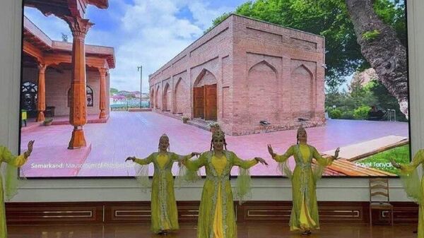 Дониш муттаҳид мекунад: дар Душанбе барои ректорони донишгоҳҳои Ӯзбекистон консерт баргузор шуд - Sputnik Тоҷикистон