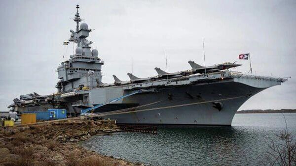 Фаронса флоти худро дар баҳри Миёназамин дар ҳоле нигоҳ медорад, ки ИМА даъват мекунад, ки онро ба Ҳурмуз фиристад - Sputnik Тоҷикистон