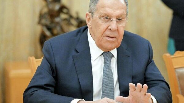 Русия ба ҳадафҳои амалиёти махсуси худ ноил хоҳад шуд, мавқеи Аврупо дар мавриди Украина созанда нест - Лавров - Sputnik Тоҷикистон