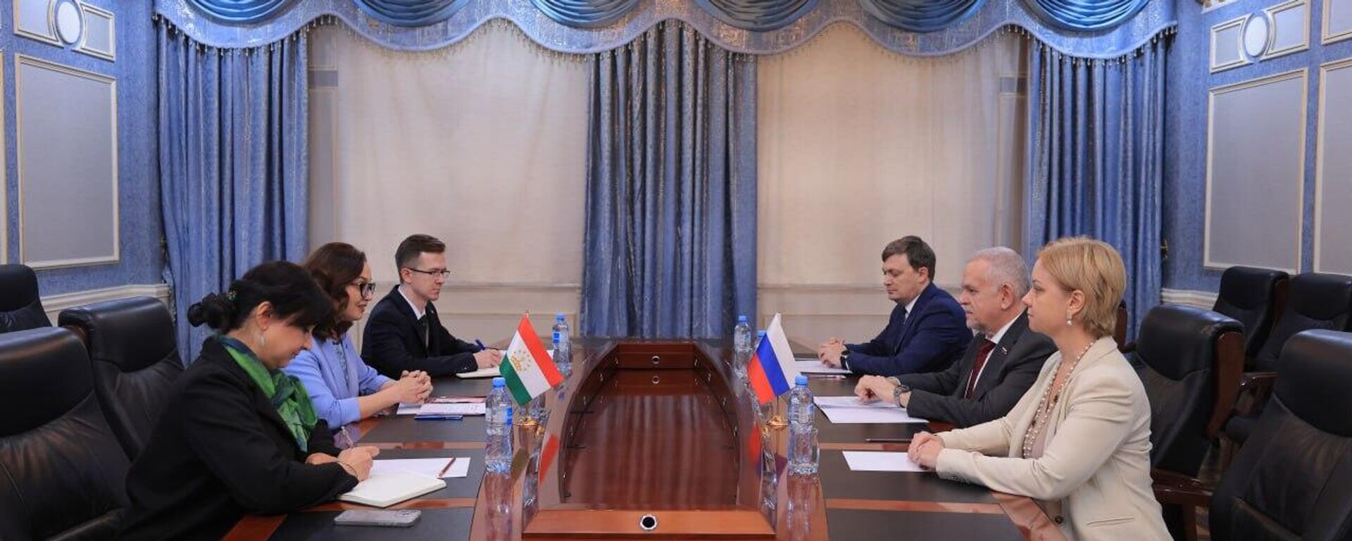 Русия ва Тоҷикистон ҳамкориҳоро дар соҳаҳои сиёсат, иқтисод ва фарҳанг густариш хоҳанд дод - Sputnik Тоҷикистон, 1920, 19.03.2026