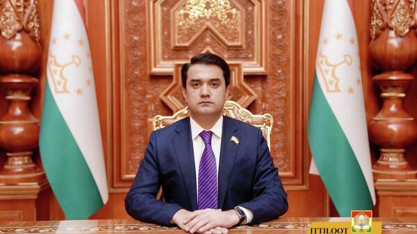Рустами Эмомалӣ мардуми кишвар ва ҳамватанони бурунмарзиамонро ба муносибати Иди саиди Фитр табрик гуфт - Sputnik Тоҷикистон