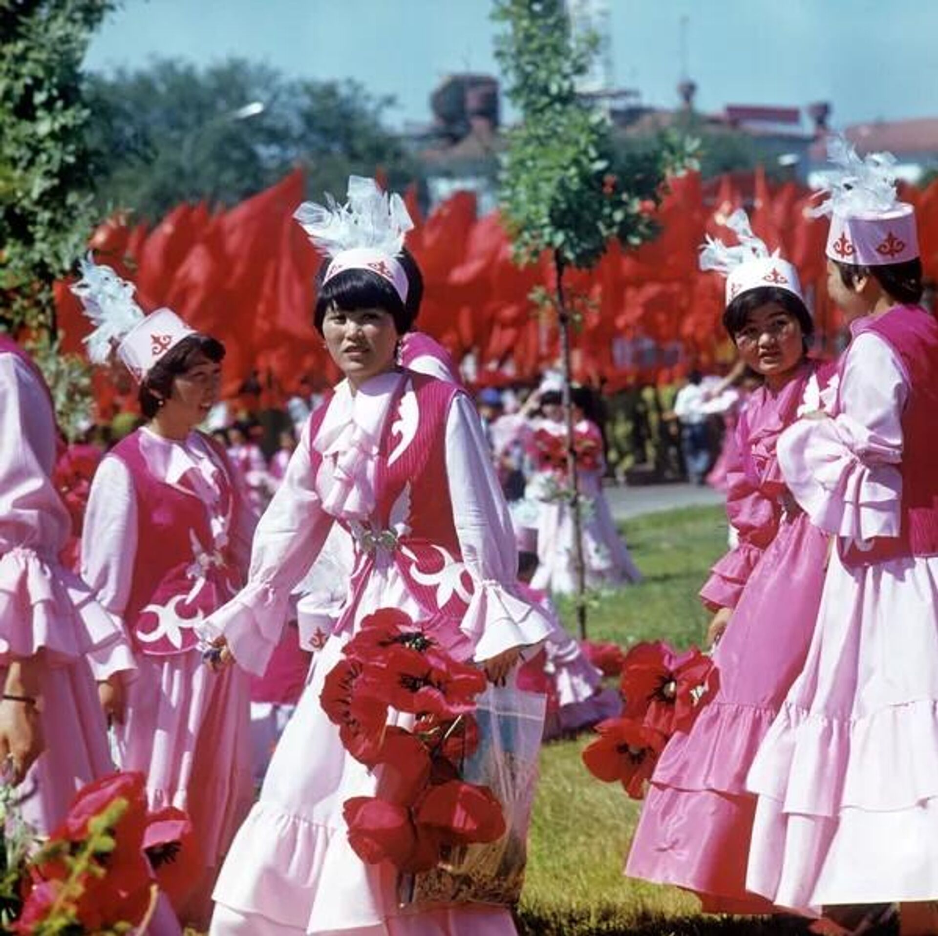 Девушки на празднике Наурыз в Казахстане - Sputnik Таджикистан, 1920, 20.03.2026