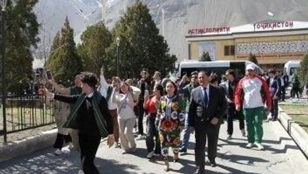 ‍ Душанбе ҷавононро аз тамоми ҷаҳон гирд меорад - Sputnik Тоҷикистон