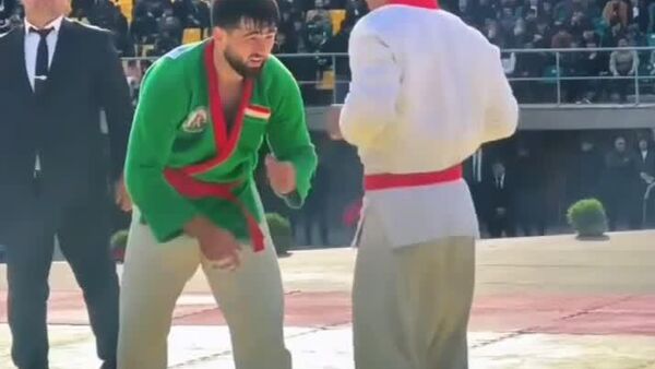 Шоҳҷоизаи мусобиқаи миллии Куштигирӣ-ро дар Душанбе Субҳиддин Халилзода ба даст овард - Sputnik Тоҷикистон