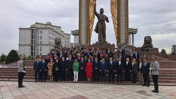 Наврӯз ҷавонони кишварҳои узви СҲШ-ро муттаҳид кард - Sputnik Тоҷикистон