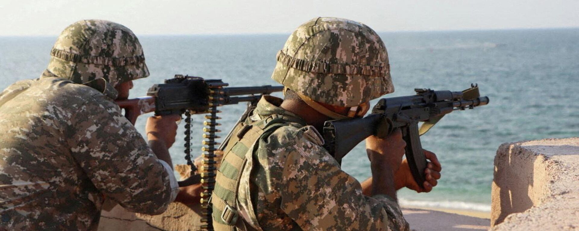 Учения военнослужащих военно-морского флота Корпуса стражей исламской революции (КСИР) на юге Ирана. - Sputnik Таджикистан, 1920, 24.03.2026