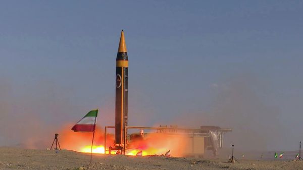 Запуск ракеты Khorramshahr-4 в Иране - Sputnik Таджикистан