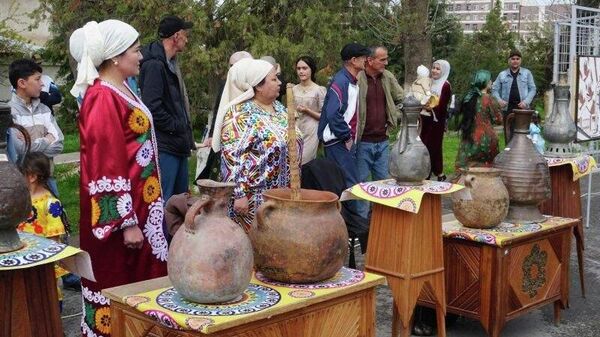 Навруз шагает по стране: в Яване тоже пышно встретили праздник весны - Sputnik Таджикистан