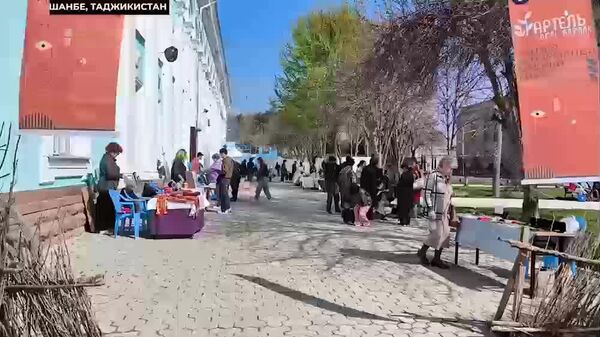 Ткани, камни и картины: в Душанбе прошла ярмарка ремесленников Artel Local Bazaar - Navruz edition - Sputnik Таджикистан