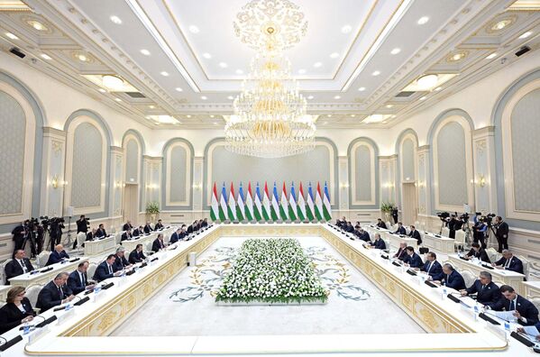 Президенты двух стран провели переговоры в узком составе и первое заседание Высшего межгосударственного совета. - Sputnik Таджикистан