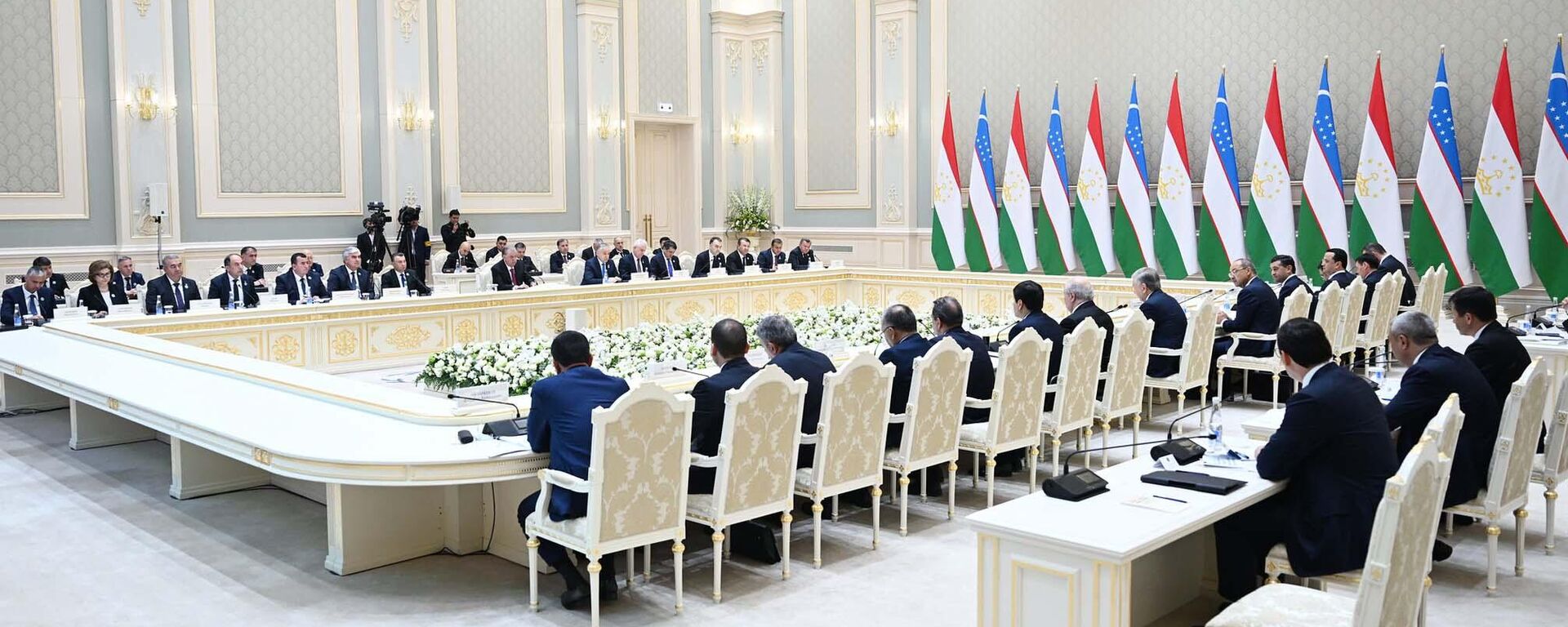 Первое заседание Высшего межгосударственного совета Таджикистана и Узбекистана. Первое заседание Высшего межгосударственного совета Таджикистана и Узбекистана. - Sputnik Тоҷикистон, 1920, 27.03.2026