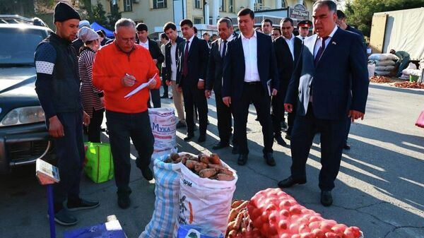 Дар Хуҷанд ярмарка-фурӯши маҳсулоти кишоварзӣ баргузор шуд - Sputnik Тоҷикистон