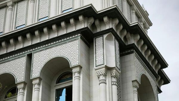 Сутунҳо ва ороишоти анъанавӣ: сохтмони Театри Миллӣ дар Душанбе ба анҷом мерасад - Sputnik Тоҷикистон