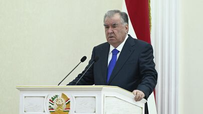 Эмомали Рахмон встретился с активистами Согдийской области.