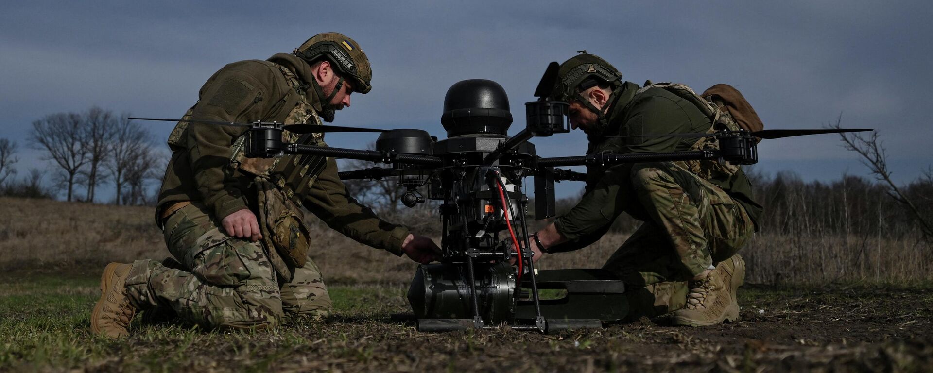 Военнослужащие 422-го полка беспилотных систем ВСУ. - Sputnik Таджикистан, 1920, 01.04.2026