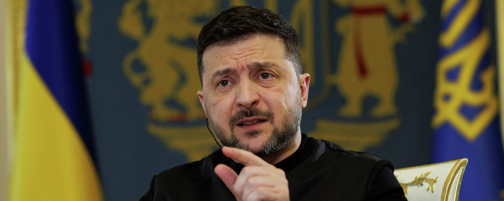 Владимир Зеленский дает интервью агентству Reuters в Киеве, Украина, 25 марта 2026 года. - Sputnik Тоҷикистон, 1920, 10.04.2026