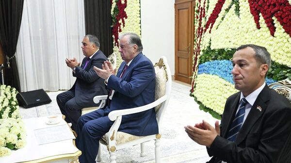 Эмомали Рахмон принял участие в праздновании Навруза в Согде - Sputnik Таджикистан