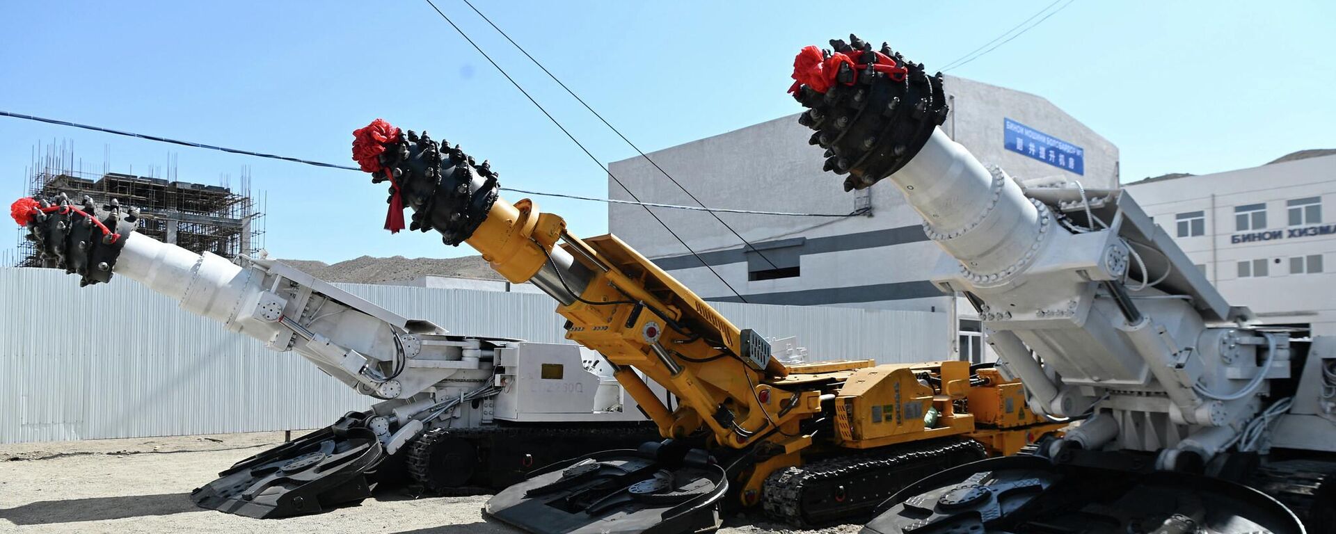 Угольная шахта № 8 в Исфаре. - Sputnik Таджикистан, 1920, 31.03.2026