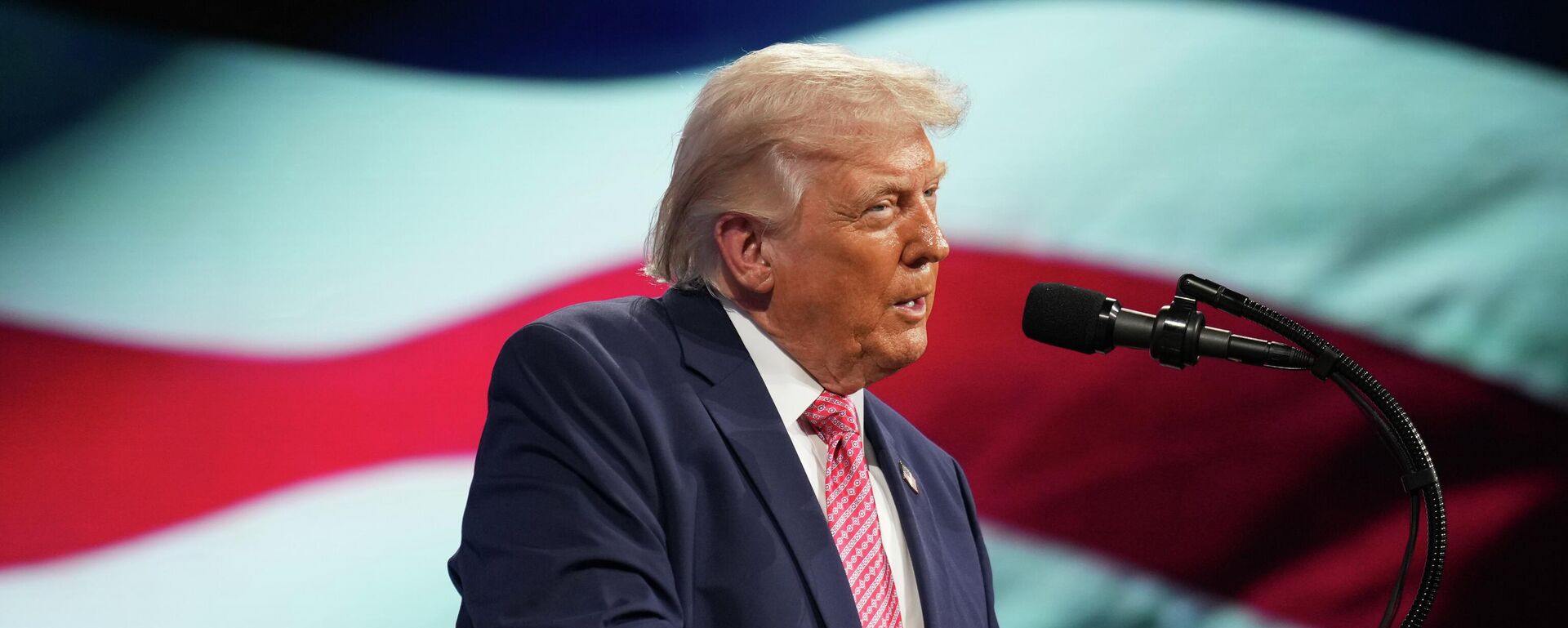 Президент США Дональд Трамп. - Sputnik Таджикистан, 1920, 14.05.2026