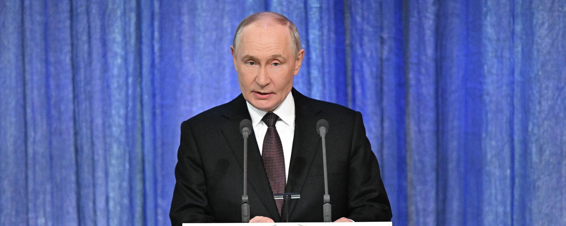 Президент РФ Владимир Путин. - Sputnik Таджикистан, 1920, 03.04.2026