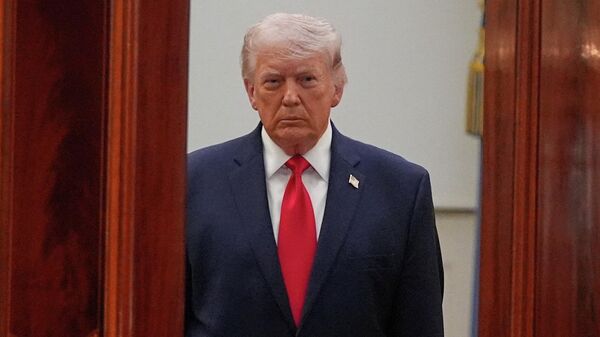 Президент США Дональд Трамп выступает с речью о войне с Ираном. - Sputnik Тоҷикистон