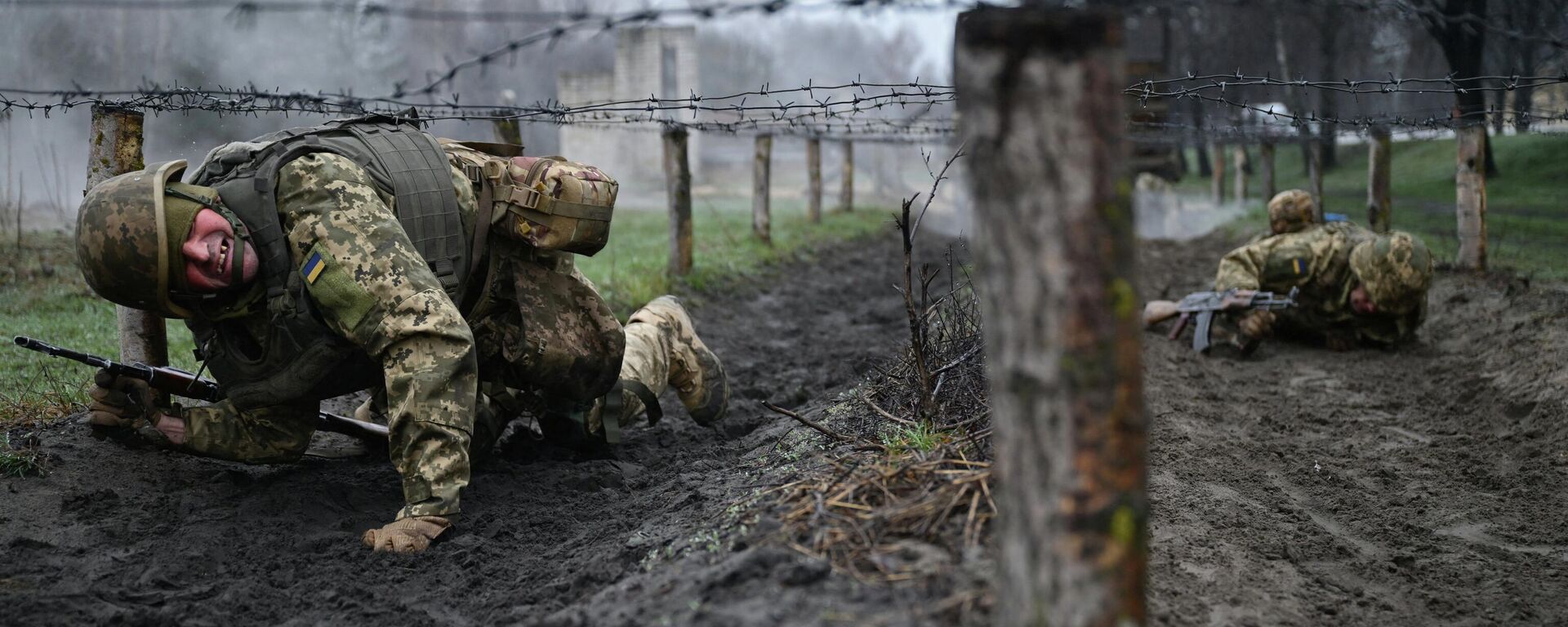 Новобранцы Вооруженных сил Украины проходят военную подготовку 31 марта 2026 года. - Sputnik Таджикистан, 1920, 11.04.2026