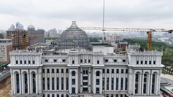 Раҳмон бо рафти корҳои сохтмонӣ дар Театри Миллӣ шинос гардид - Sputnik Тоҷикистон