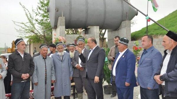 Да будет свет вода: жителей джамоата Навобод обеспечили питьевым источником - Sputnik Таджикистан