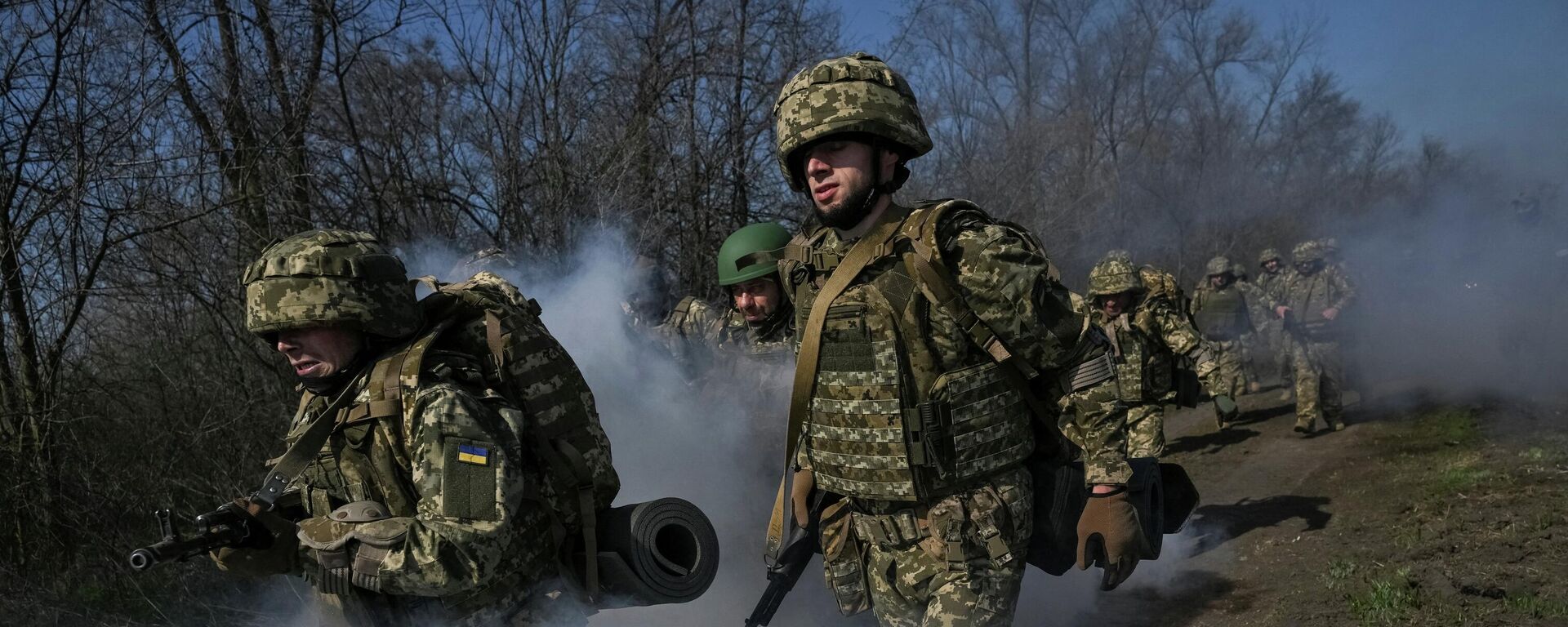 Новобранцы 118-й отдельной механизированной бригады Вооруженных сил Украины проходят военную подготовку в Запорожской области. - Sputnik Тоҷикистон, 1920, 09.05.2026