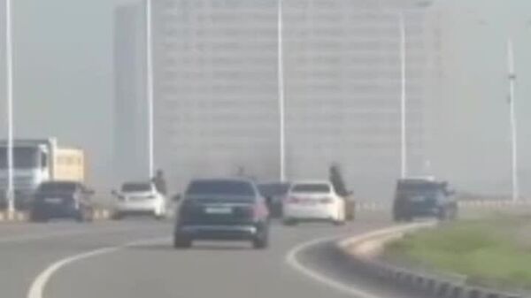 ‍ Гонки на арендованных авто обернулись для 15 школьников поездкой в отдел полиции - Sputnik Таджикистан