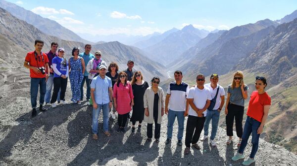 Туристы в Таджикистане.  - Sputnik Тоҷикистон