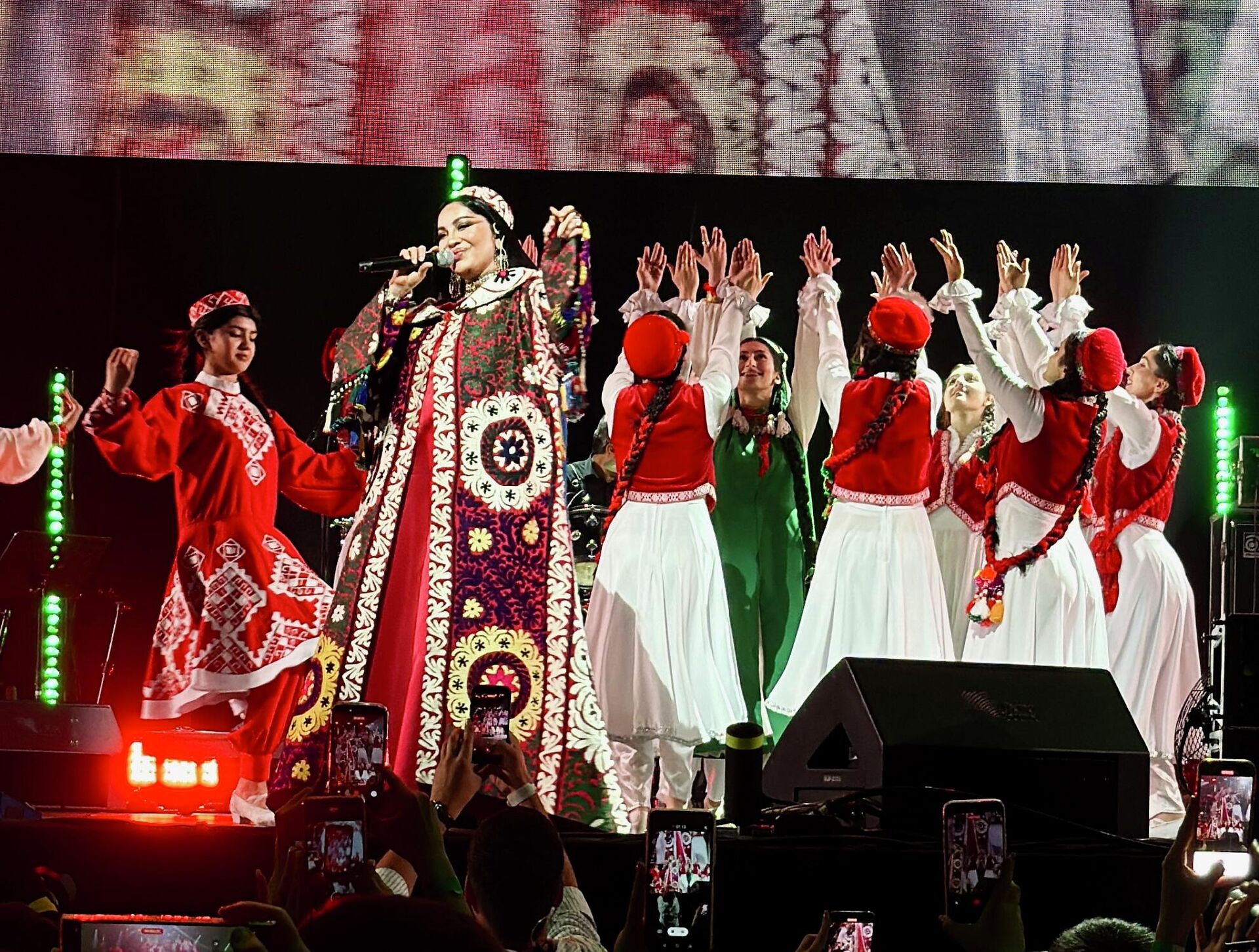 Концерт с участием звезд Таджикистана, посвященный Наврузу. - Sputnik Тоҷикистон, 1920, 07.04.2026