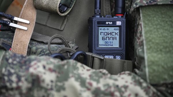 Работа связистов ВС РФ на Запорожском направлении. Работа связистов ВС РФ на Запорожском направлении. - Sputnik Таджикистан