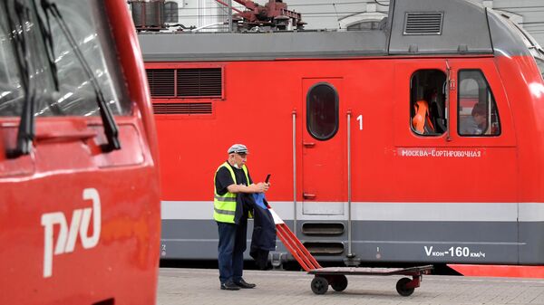 Поезда на платформе Казанского вокзала в Москве.  - Sputnik Таджикистан
