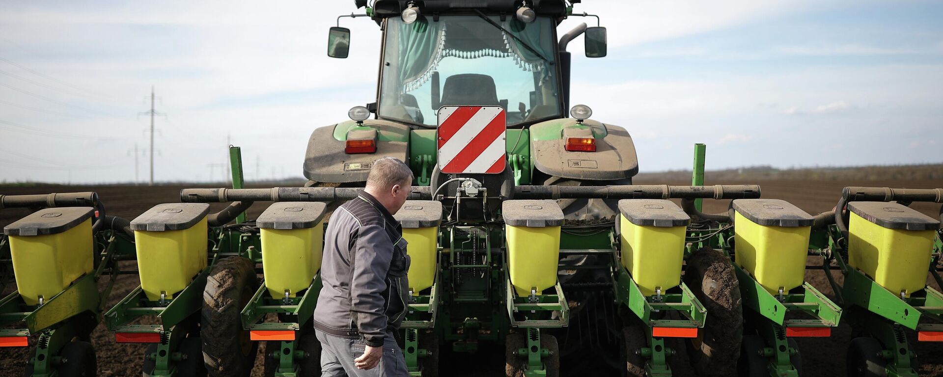 Весенняя посевная кампания в Краснодарском крае.  - Sputnik Таджикистан, 1920, 11.04.2026