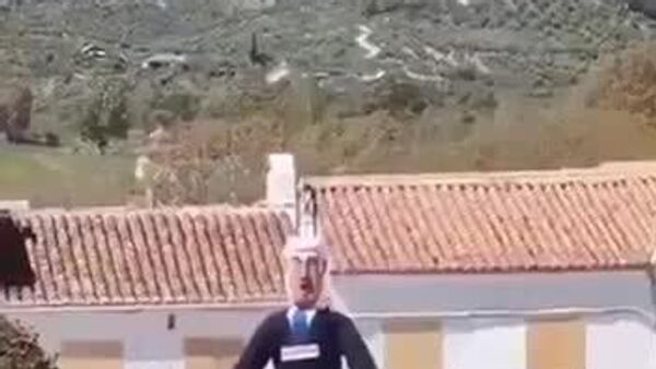 Нетаньяху расстреляли и сожгли в Испании - Sputnik Таджикистан