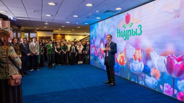Дар қароргоҳи Комиссияи иқтисодии Авруосиё иди Наврӯз, яке аз қадимтарин ҷашнҳои таърихи инсоният, ҷашн гирифта шуд - Sputnik Тоҷикистон