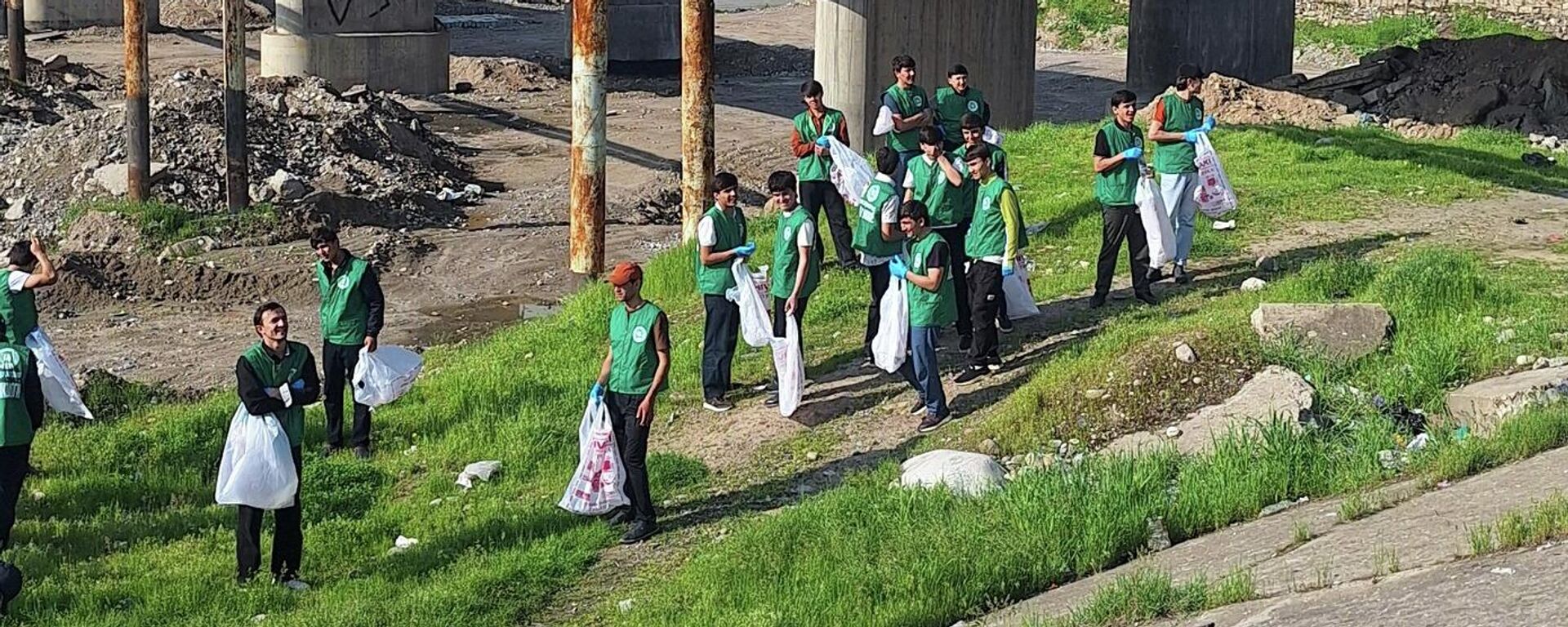 Экологическая акция Чистый берег. - Sputnik Таджикистан, 1920, 13.04.2026