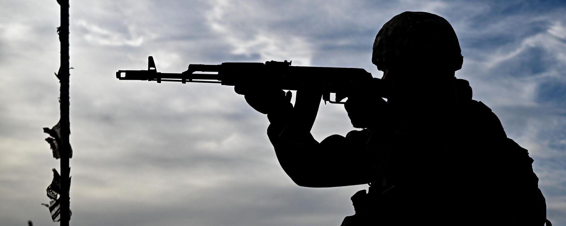 1-я разведывательно-штурмовая бригада Волки Южной группировки войск  - Sputnik Тоҷикистон, 1920, 14.04.2026