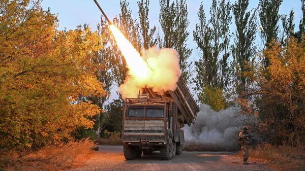 Боевая работа системы дистанционного минирования Земледелие группировки войск Центр. - Sputnik Таджикистан