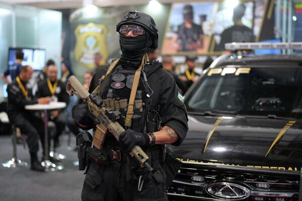 В мероприятии участвуют представители вооруженных сил, полиции, спецподразделений. - Sputnik Таджикистан