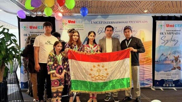 Школьница из Таджикистана завоевала золото на олимпиаде в Австралии - Sputnik Таджикистан