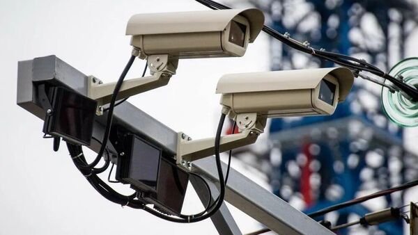 Душанбе воридшавии мошинҳо аз минтақаҳоро зери заррабин мегирад - Sputnik Тоҷикистон