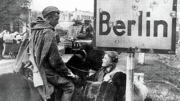 Набарди охирин пеш аз Ғалаба душвортарин буд: 16 апрели соли 1945 амалиёти ҳуҷумии берлинии нерӯҳои шӯравӣ оғоз ёфт - Sputnik Тоҷикистон