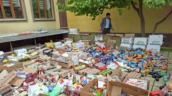 Ошкори маҳсулоти ғизоии пастсифат ва муҳлати истифодаашон гузашта дар Хатлон - Sputnik Тоҷикистон