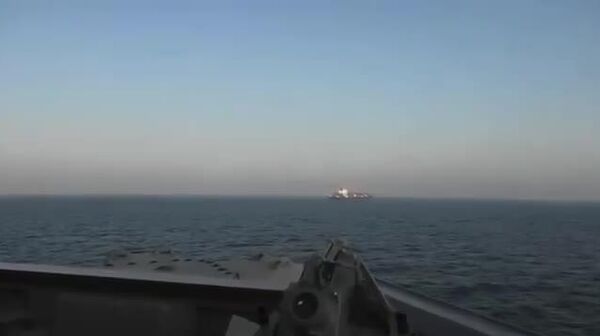 ИМА як киштии тиҷоратии Эронро дар халиҷи Уммон боздошт кард, хабар медиҳад Фармондеҳии марказии ИМА - Sputnik Тоҷикистон