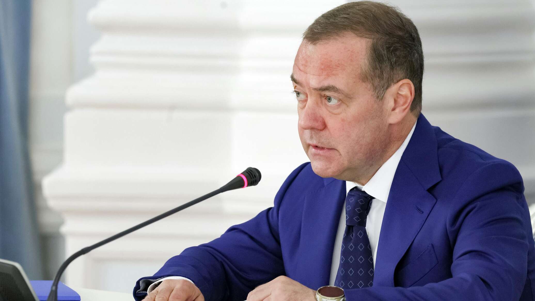 Медведев раскритиковал компетенции руководства Евросоюза